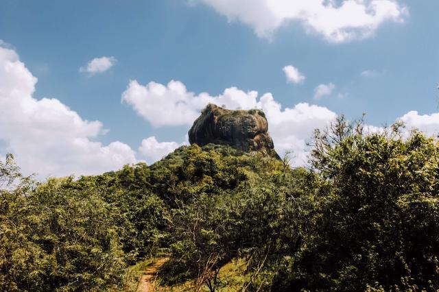 Sigiriya - UNESCO. Vyjdeme aj s deťmi na vrchol. Dokázali to de