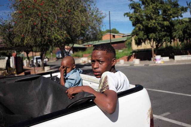 Soweto, hneď pred domom Nelsona Mandelu. Naše deti doteraz to m
