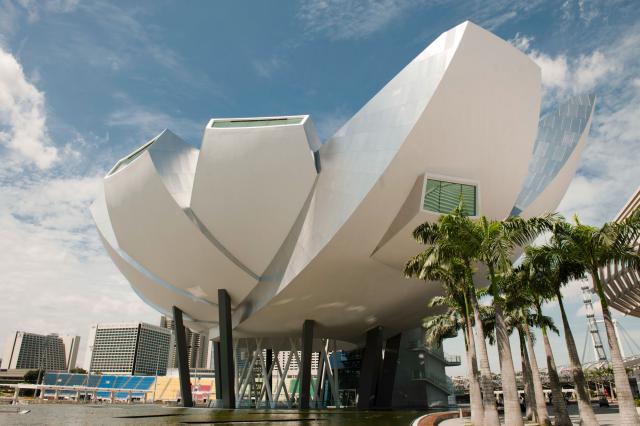 Art Science Centre priamo pred hotelom Marina Bay Sands. Zlepši
