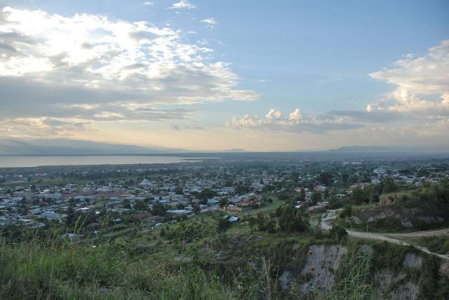 Bujumbura - hlavné mesto Burundi na brehu jazera Tanganika