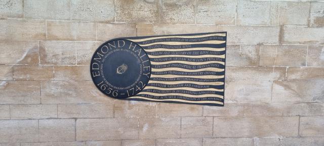 Edmond Halley žil a pracoval v Oxforde, len kúsok od Sheldonian