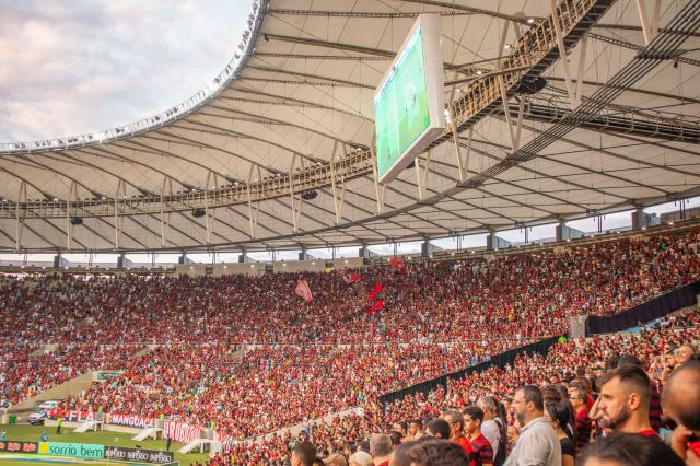 Štadión Maracana (Rei Pele) a jeho atmosféra. Ak sa bude konať 