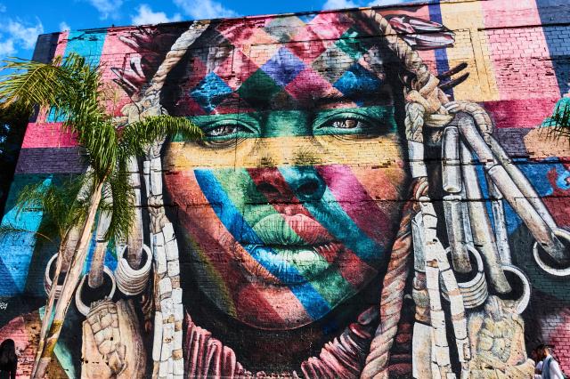 Časť z jednej z najväčších streetartových malieb na svete namaľ