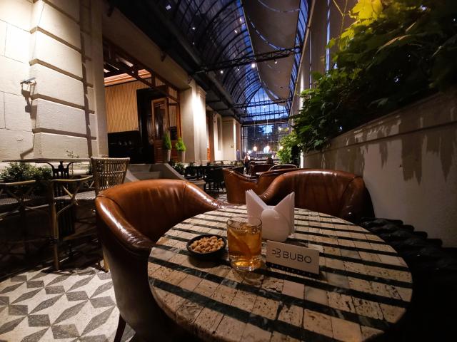  hodnotí ako najlepší bar v Punta Arenas Shackleton Bar! Whisky