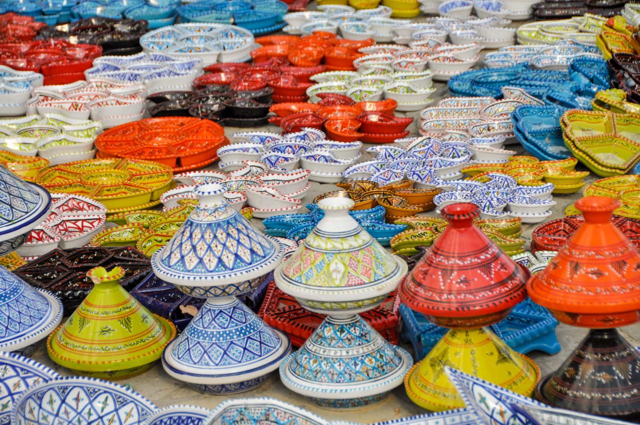 Sousse - nakupovanie tuniskej keramiky. foto: Tomáš Kubuš -