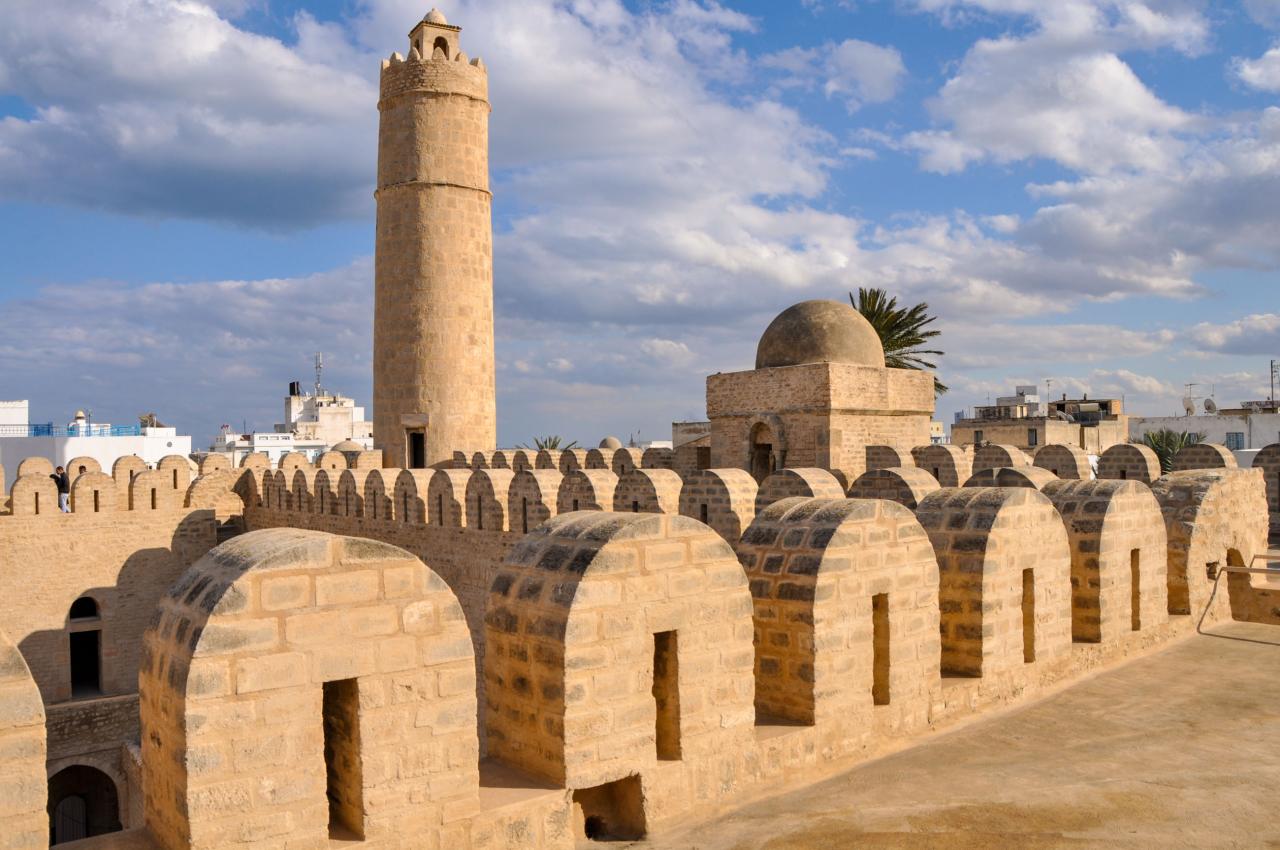 Sousse - Ribat so svojou kamennou vežou. foto: Tomáš Kubuš -