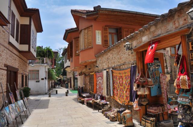 Antalya a jej staré uličky, kde sa budete radi strácať a znovu 