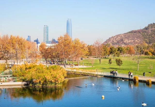 Santiago de Chile je úchvatné veľkomesto pod vrcholkami Ánd. Fo