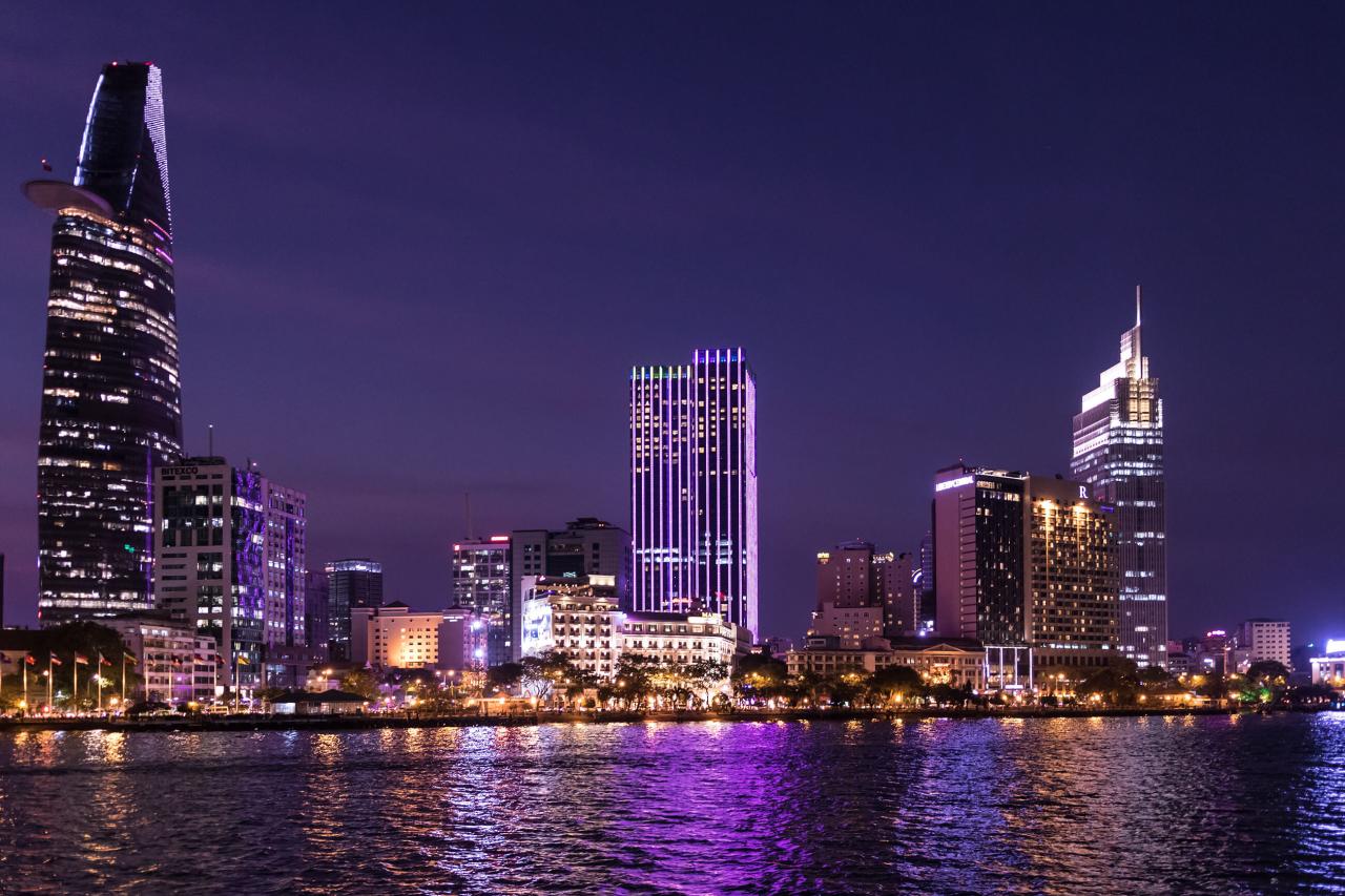 Prilietame do Hočiminovho mesta. Good evening, Saigon!
foto: ar
