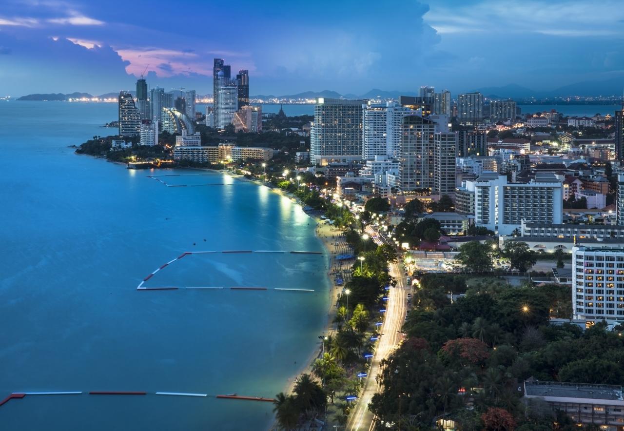 Nočná Pattaya je plná svetiel a zhýralosti.
foto: archív