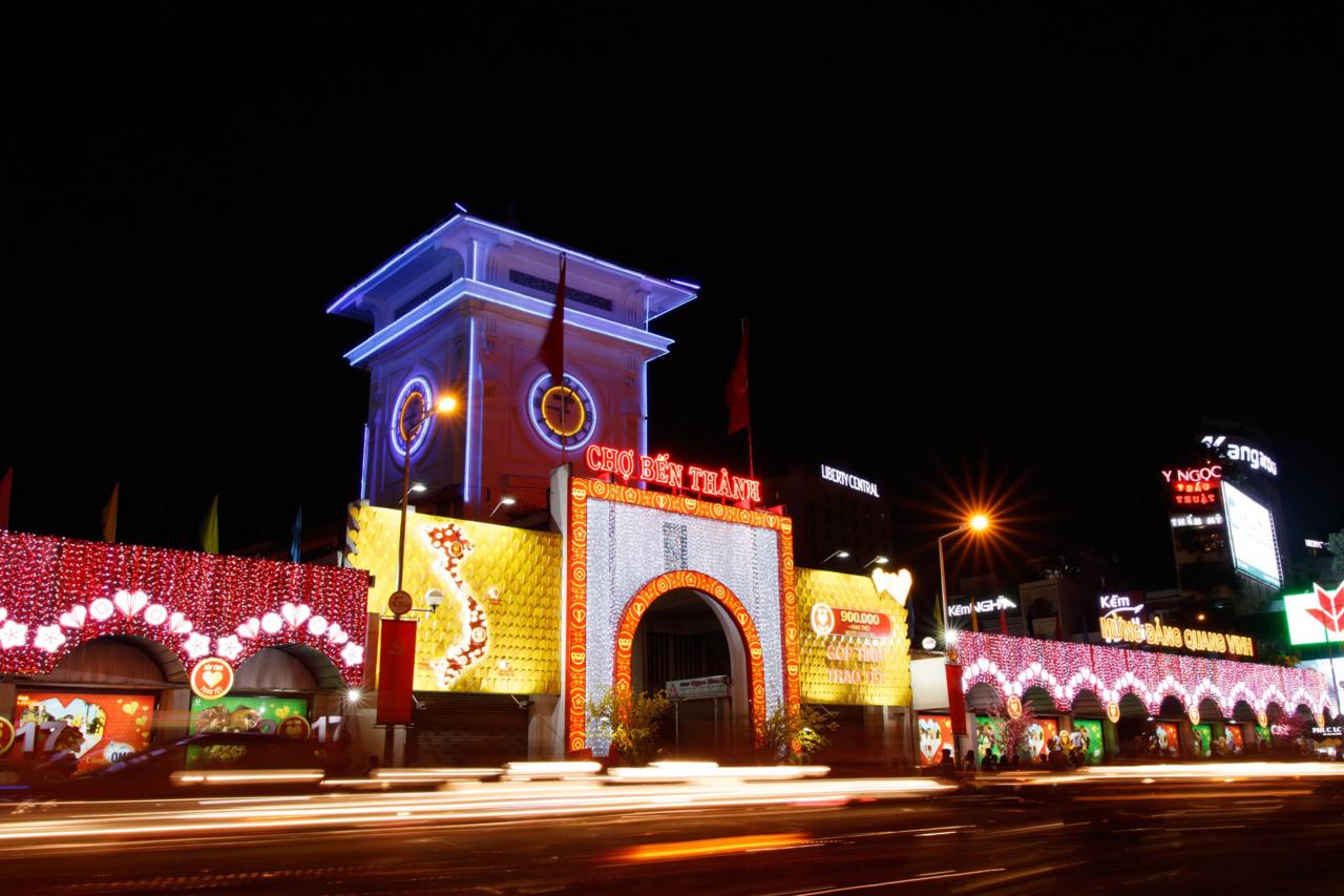 Srdce Saigonu - trhovisko Ben Thanh market. Bývame pár desiatok