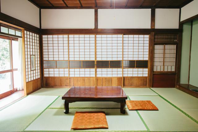 Ubytovaní budeme jednu noc v tradičnom hoteli v štýle ryokan.
F