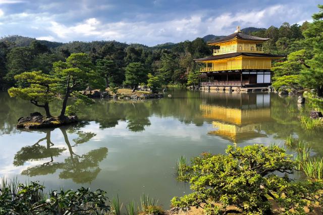 Zenbudhistický chrám Kinkaku-ji.
foto :  archív
