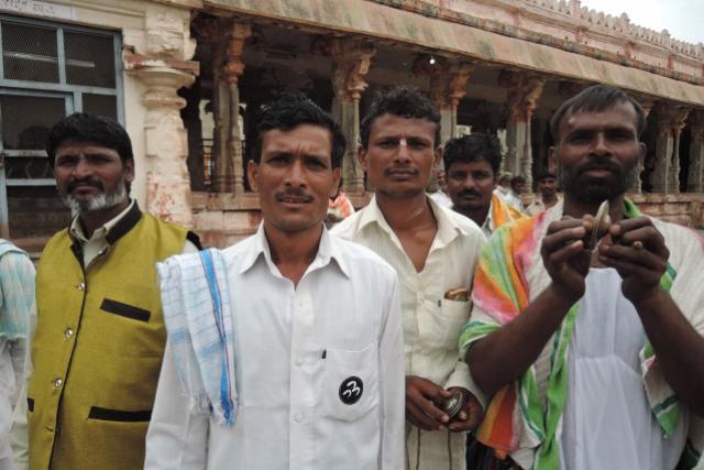 Momentky z ulice. India je krajinou s exotickými ľuďmi.