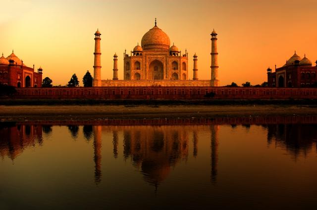 Nádherný Taj Mahal v programe.
