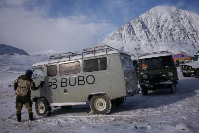 Začiatkom októbra oprašujeme naše autá od snehu. foto: Ľuboš Fe