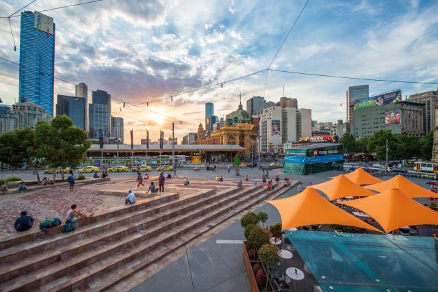Federation square je miestom stretnutí a veľkých podujatí. Odti