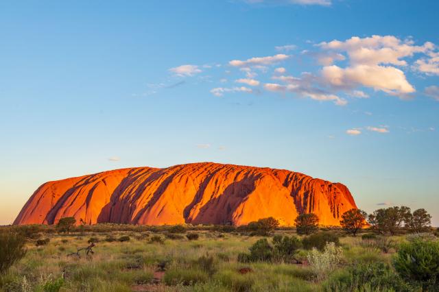Uluru je známe svojou farby počas západu slnka. Keď sa sem vrát