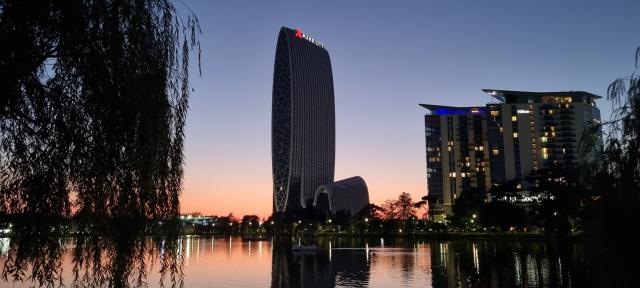 Luxusný hotel Mariott v centre gruzínskeho Batumi. foto:  archí
