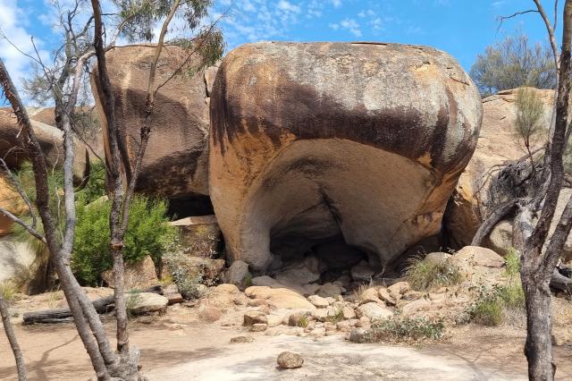 Skalné útvary neďaleko známej Wave rock
foto: Tomáš Hušek - 
