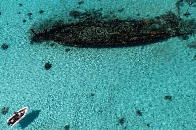 Môžete objavovať aj vraky potopených člnov a lodí
foto:  archív