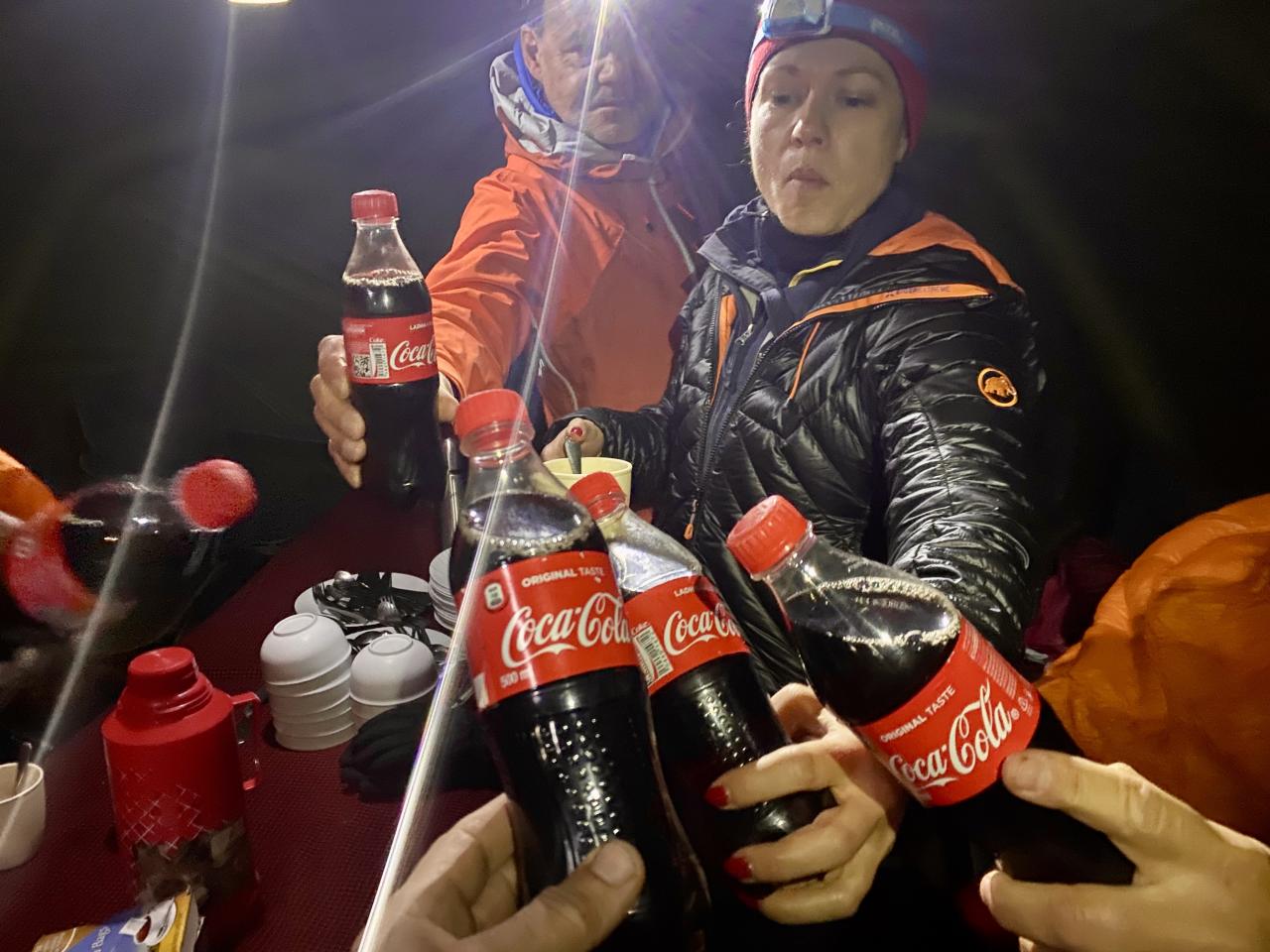 Zakusneme si Marsku a Coca Colu čo je v týchto výškach neuverit