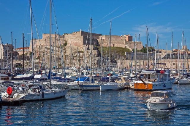 Prejdeme sa krásnym Marseille, uvidíme Starý prístav, miestne p