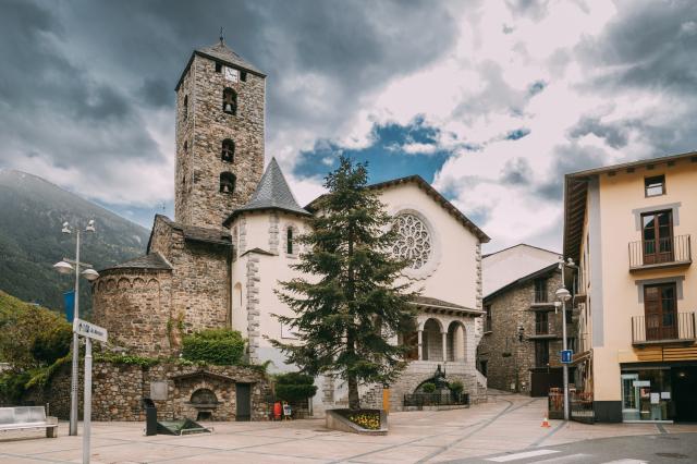 Andorra la Vella, kostol Svätého Štefana v Andorre.  Foto:  Arc