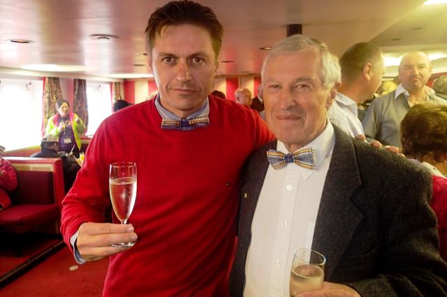Polárnik Laurie a Lubo prišli na uvítací ceremoniál s rovnakými