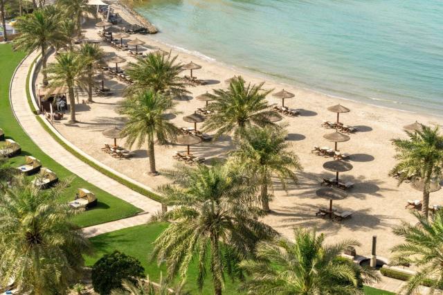 Vaša pláž a ležadlá. Foto: archív  - Sofitel Bahrain Zallaq Tha