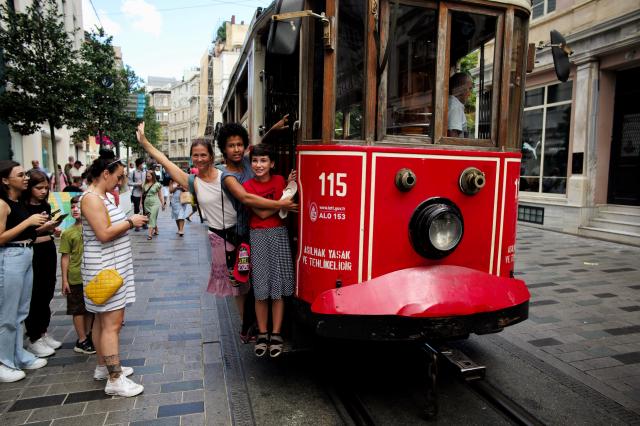 Povozíte sa na najznámejšej ulici historickou električkou? Foto