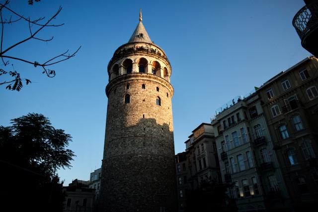 Našou prvou zastávkou bude Galatská veža, ktorá je jedným zo sy