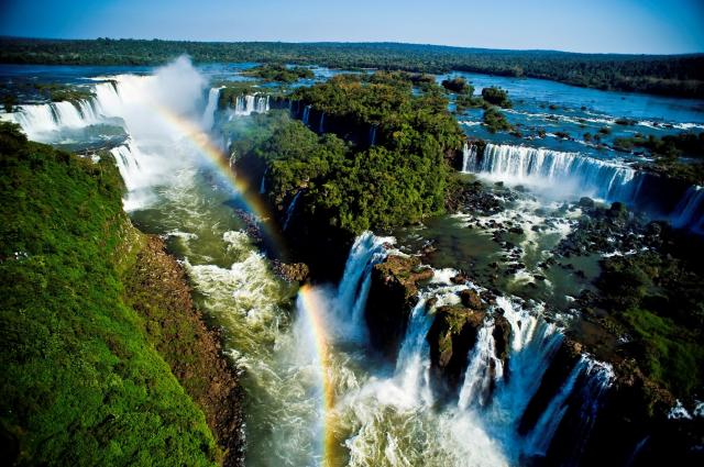 Vrtuľníkom z Brazílie nad vodopády Iguazú (fakulatívne) Foto: A