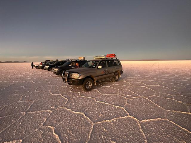  jeepy na Uyuni. Foto: Karina Katanová - 