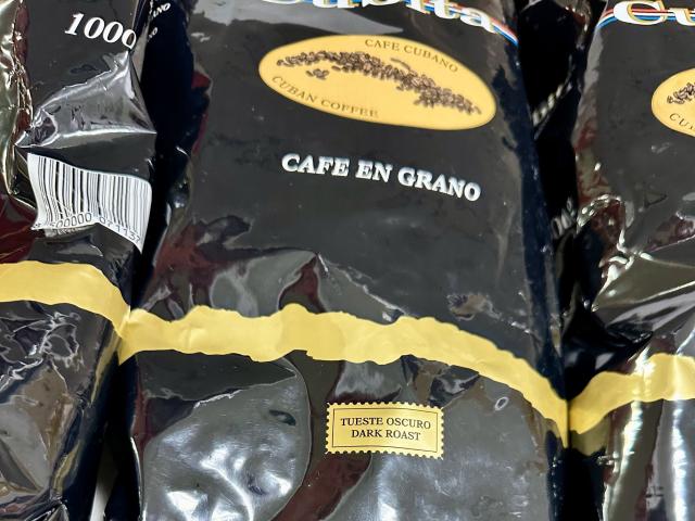Káva je popri rume cigarách ďalším darčekom, ktorý viete prinie