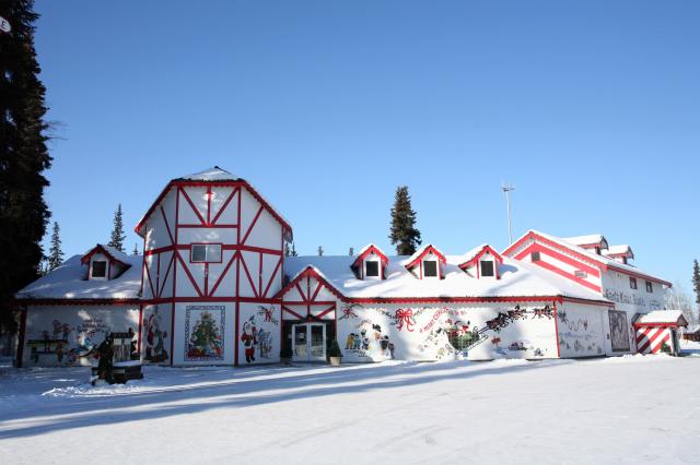V mestečku North Pole sa zastavíme v obchode, kde sú celoročne 