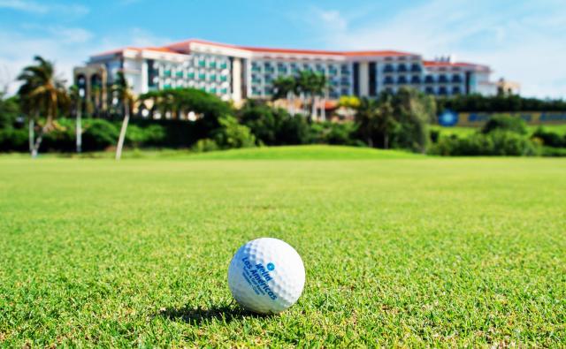 Priamo oproti hotelu Mélia Las Américas leží najlepšie golfové 