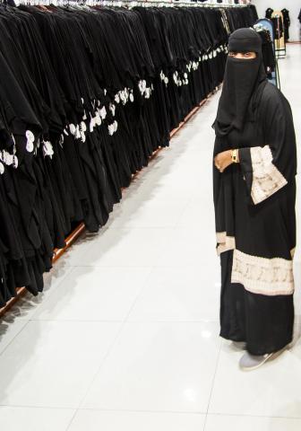 Koľko odtieňov čiernej poznáte? Saudské ženy by vám to rýchlo v