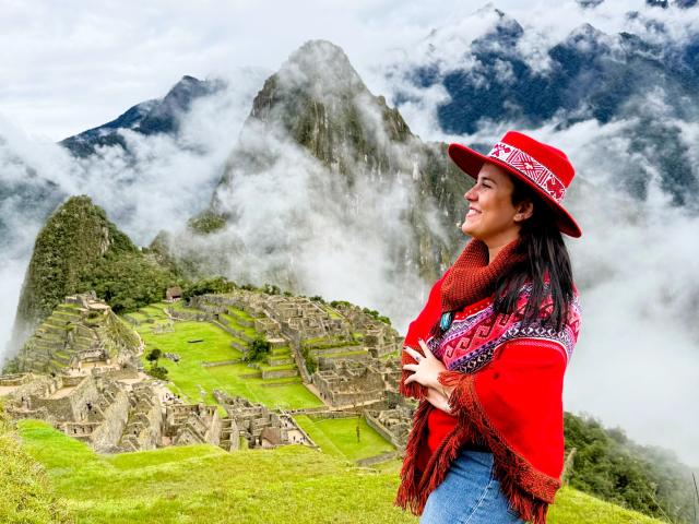 Správny outfit na Machu Picchu. Foto: Nataly Hlinková, 