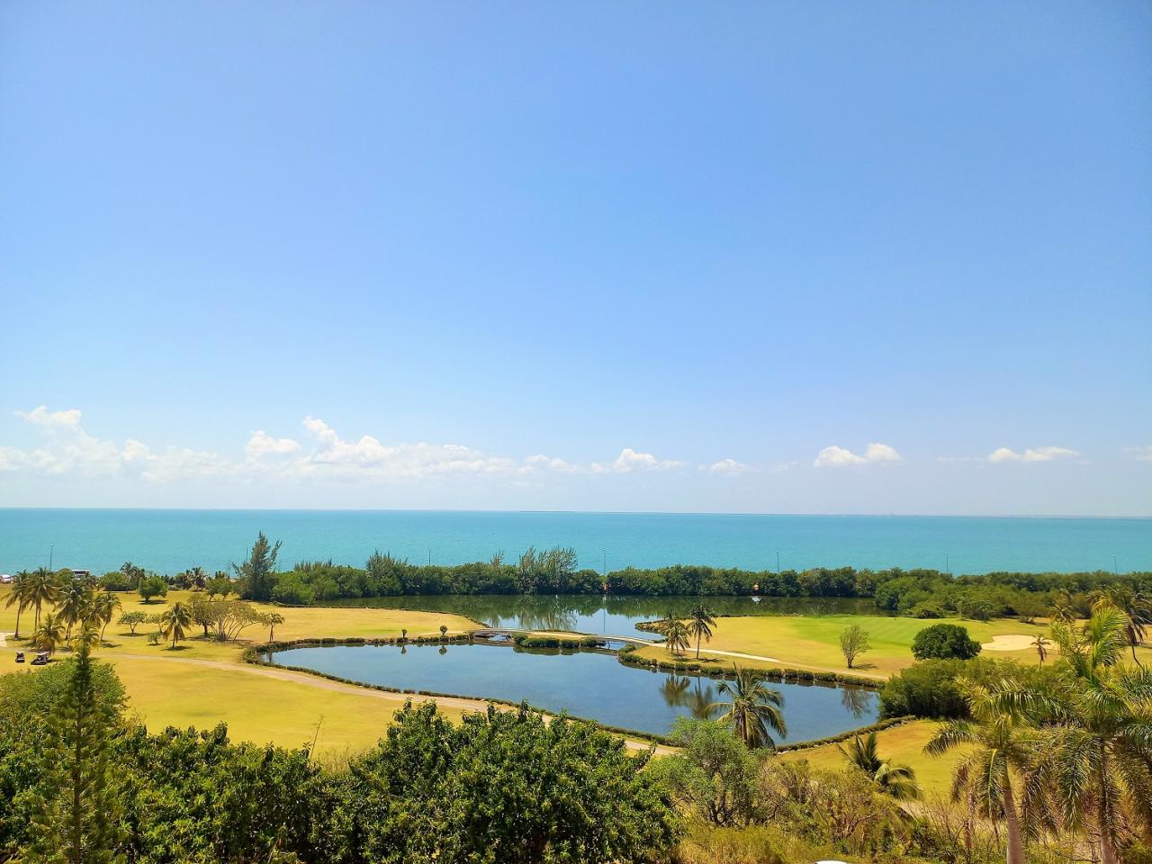 Pri hoteli Melia je jeho sesterský hotel Melia Las Americas, kt