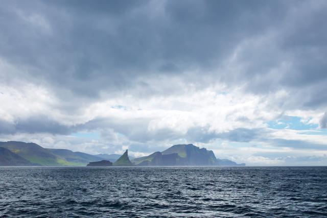 Tindhólmur a Drangarnir- najfotografovanejšie útvary Faerských 