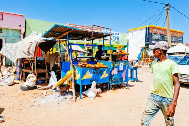 Mesto je skutočná Afrika. Žiadni turisti, len miestni obyvateli