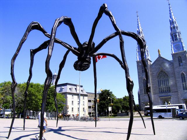 Maman je skulptúra, ktorú uvidíte pred Národnou galériou. foto: