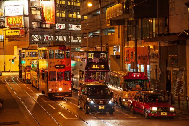 Všetko v Hong Kongu ide do výšky - ešte aj električky sú poscho