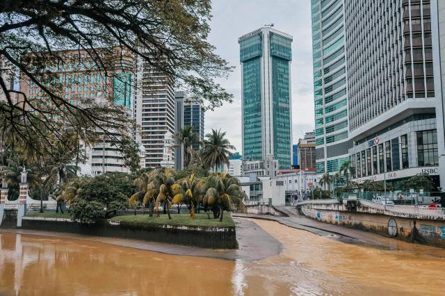 Bahenný sútok, ktorý dal mestu názov Kuala Lumpur.
foto : Tomáš