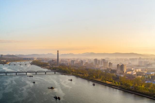 Juche veža v Pyongyangu je pamätníkom a symbolom štátnej ideoló