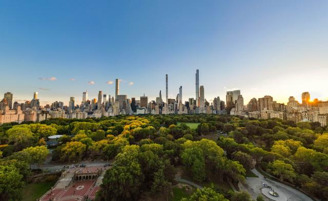 Zelené srdce Manhattanu- Central Park a známe klzisko s panorám