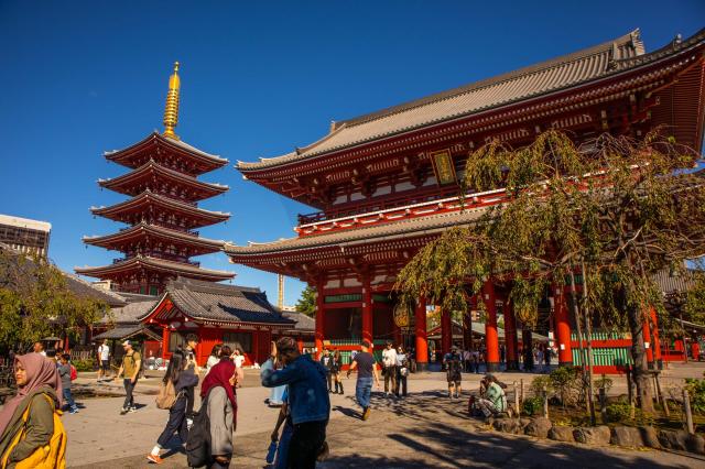 Chrám Senso-ji je najstarším budhistickým chrámom v Tokiu. foto