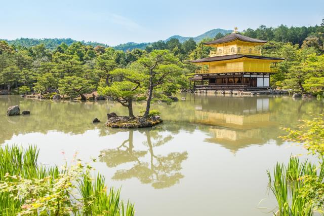 Zlatý pavilón Kinkakuji vo svete nemá páru. foto: Martin Ferenč