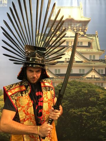 Samuraj pri slávnom Osackom hrade. DoviDeňia, Japonsko! foto: M